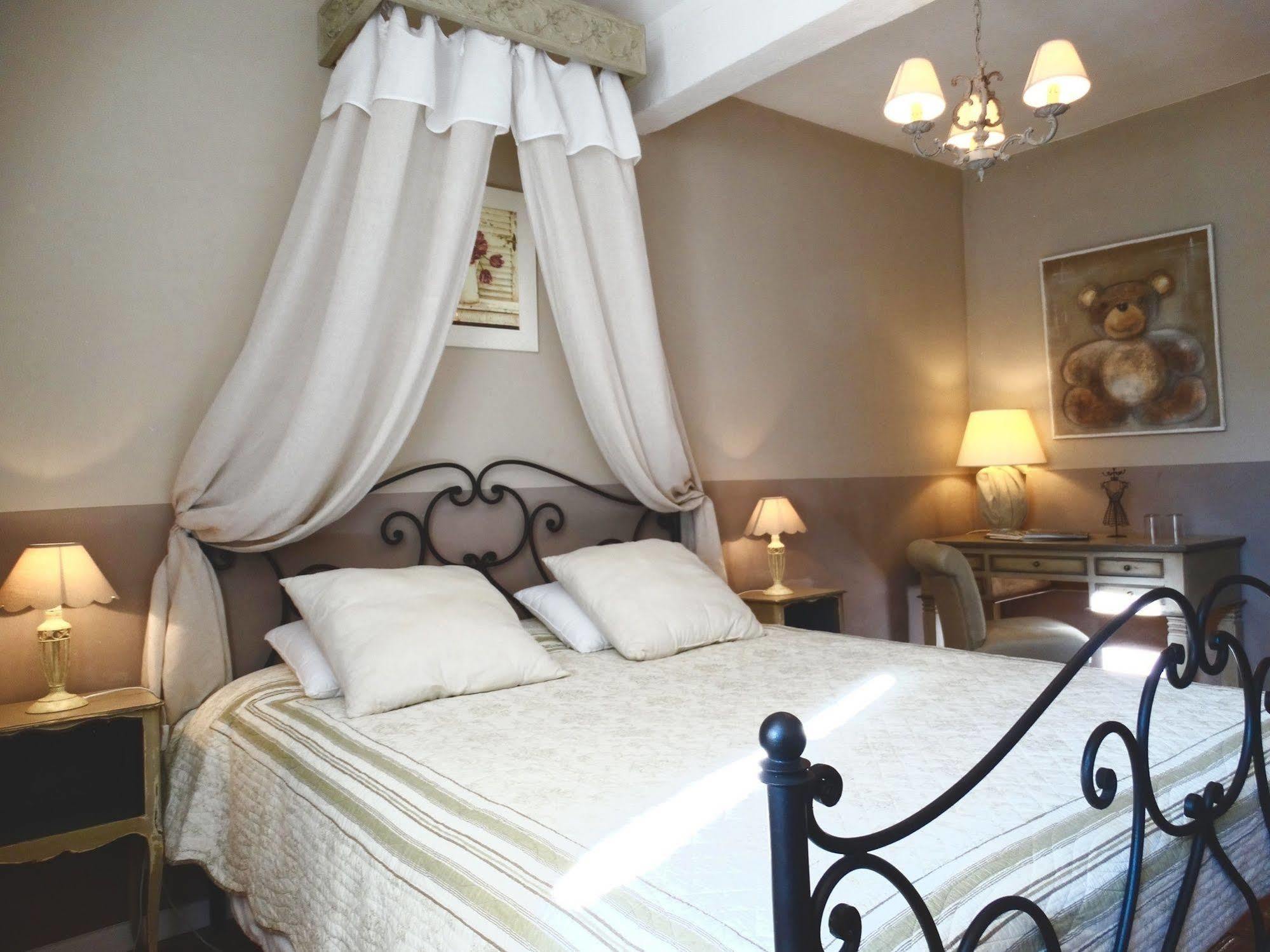 Un Patio En Luberon Bed & Breakfast Ansouis Exterior foto